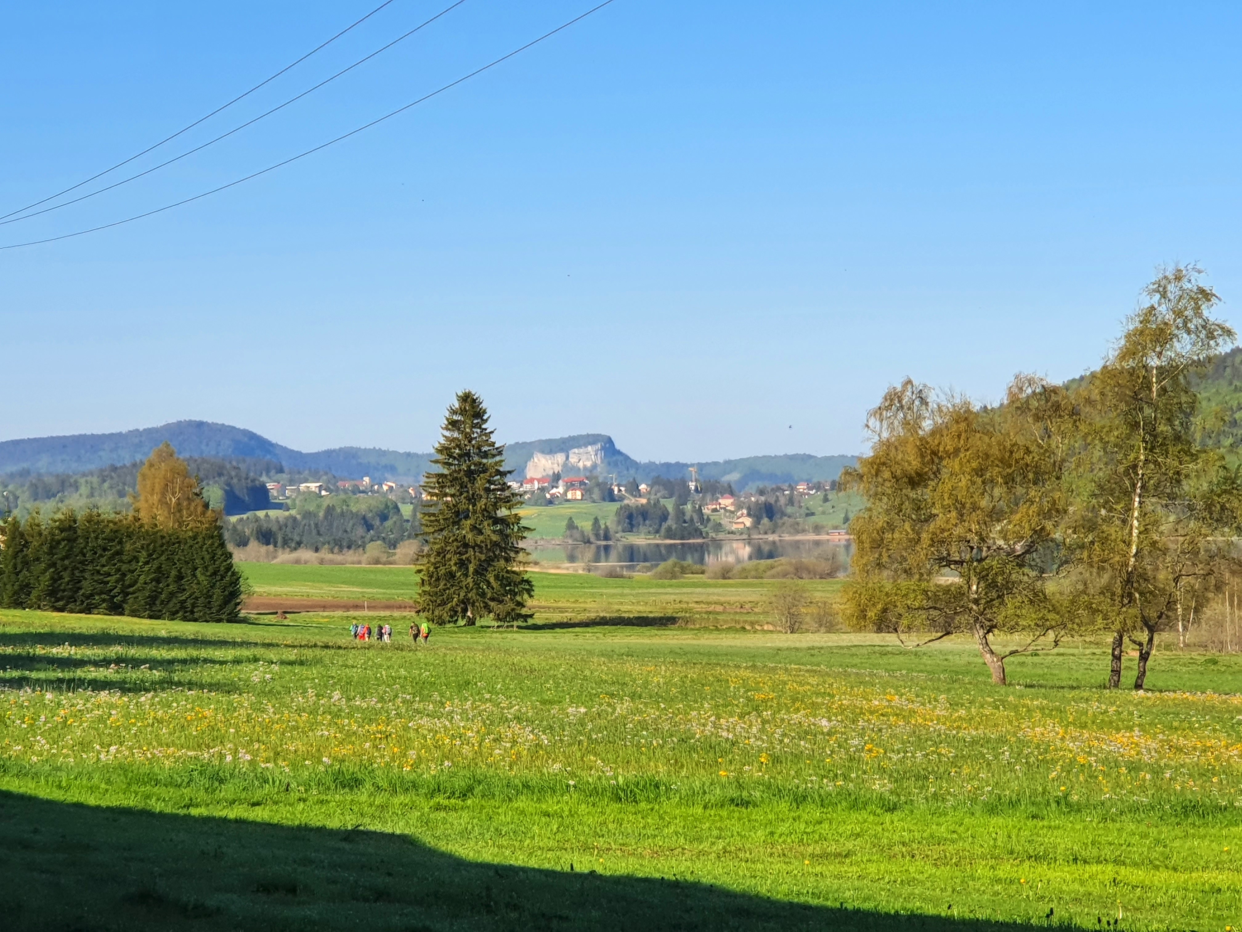 https://espace-ptl.ancv.com/appli/butterfly/data/medias_PA/PHOTOS/829452001001/829452001001PbMVJfdsIo-Des randonnees vers le lac des Rousses au depart de nos chambres d hotes.jpg